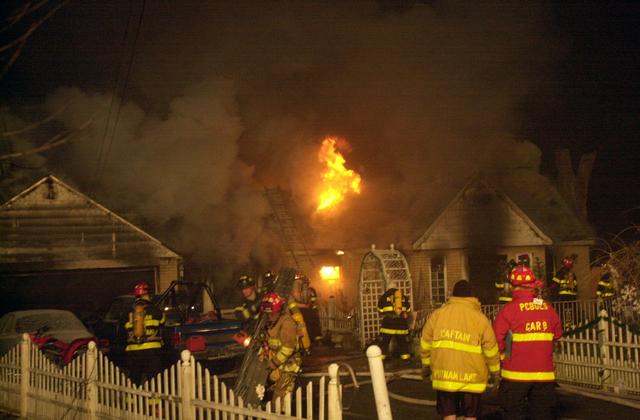 Structure Fire- Homer Drive 2003 Pictures Copyright © Frank Becerra Jr.